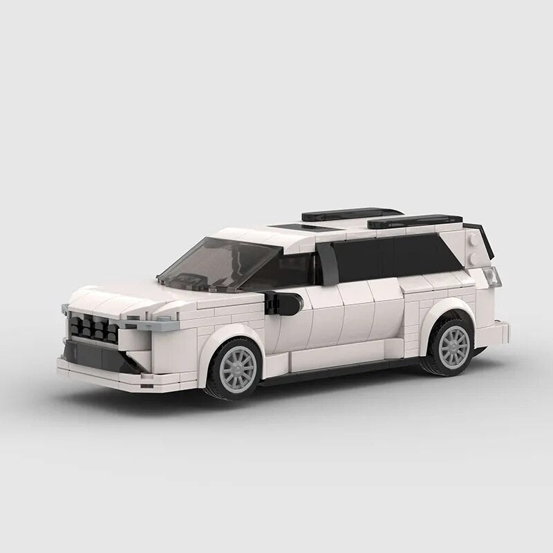 Toyota Sienna — 1:24 Scale LEGO-Compatible Building Kit