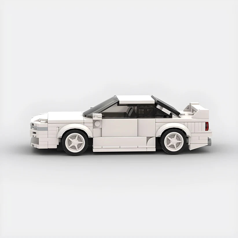 Nissan R32 Skyline GT-R Building Kit — Side View | Rova