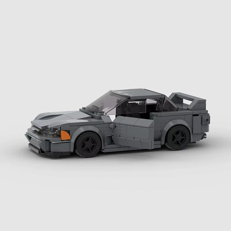 Nissan R32 Skyline GT-R Building Kit — Side View | Rova
