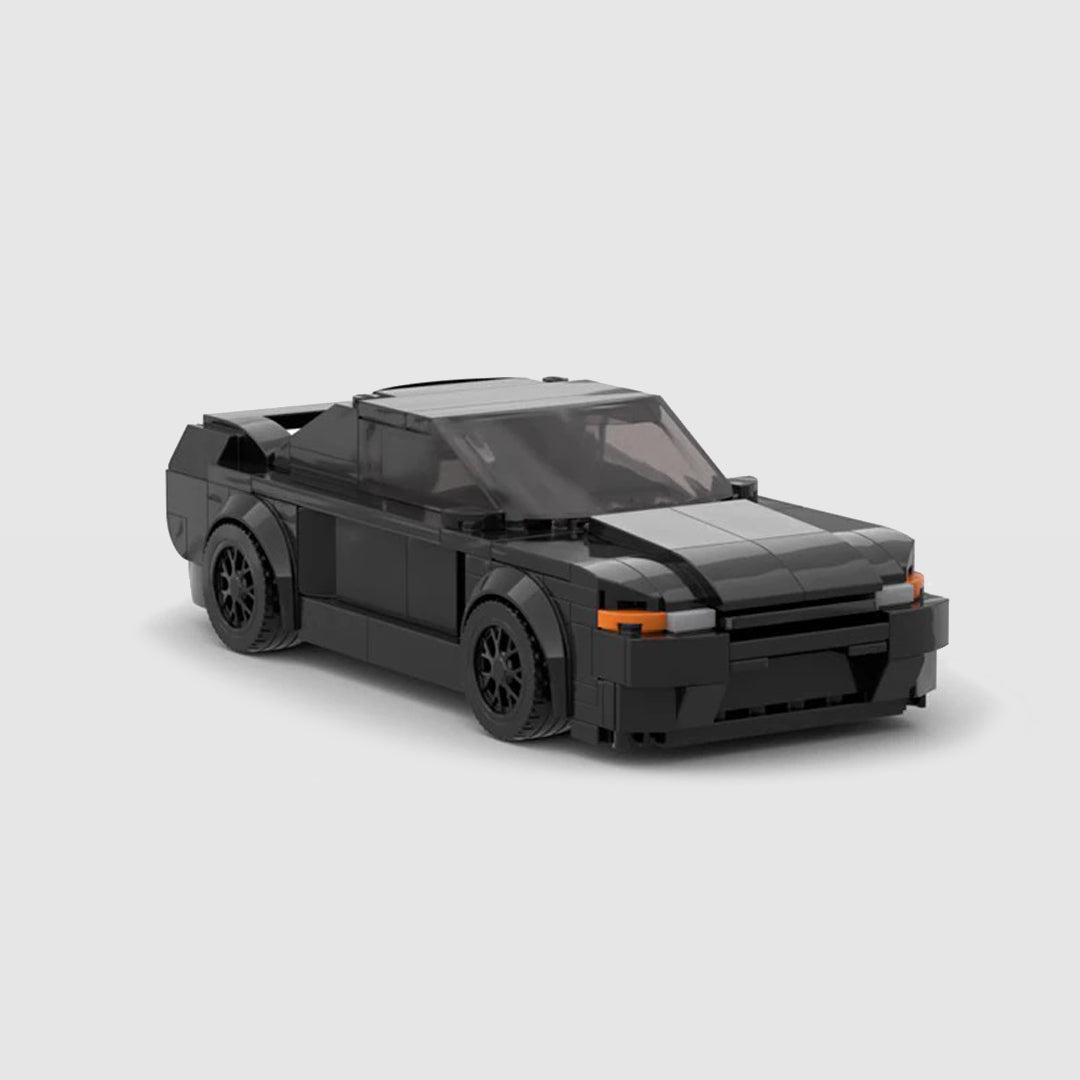 Nissan R32 Skyline GT-R Building Kit — Side View | Rova